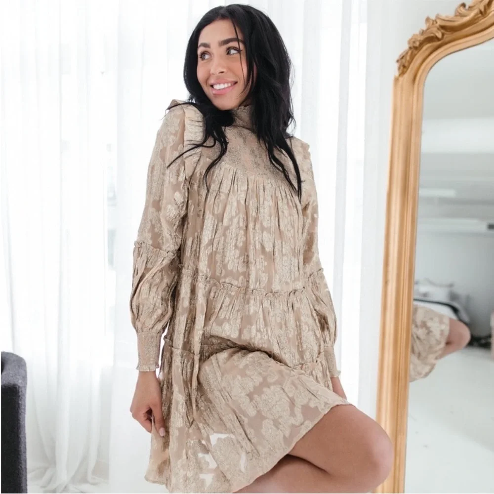 NWT Elan champagne gold foiled tiered long sleeve turtleneck cocktail dress M